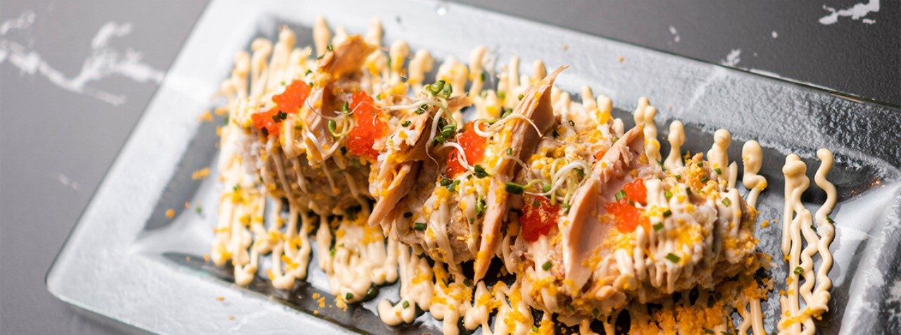 Ensaladilla de langostinos y lomos de bonito Ensaladilla de langostinos y lomos de bonito