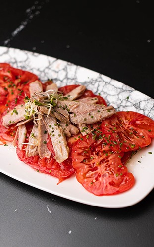 Ensalada de tomate con ventresca Ensalada de tomate con ventresca